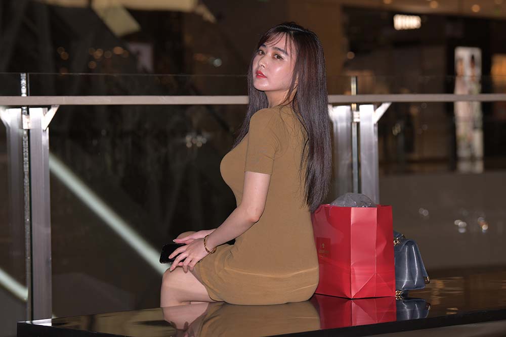 精选街拍作品 NO.0058 前凸后翘紧身裙模拍美女原图 街拍-第2张