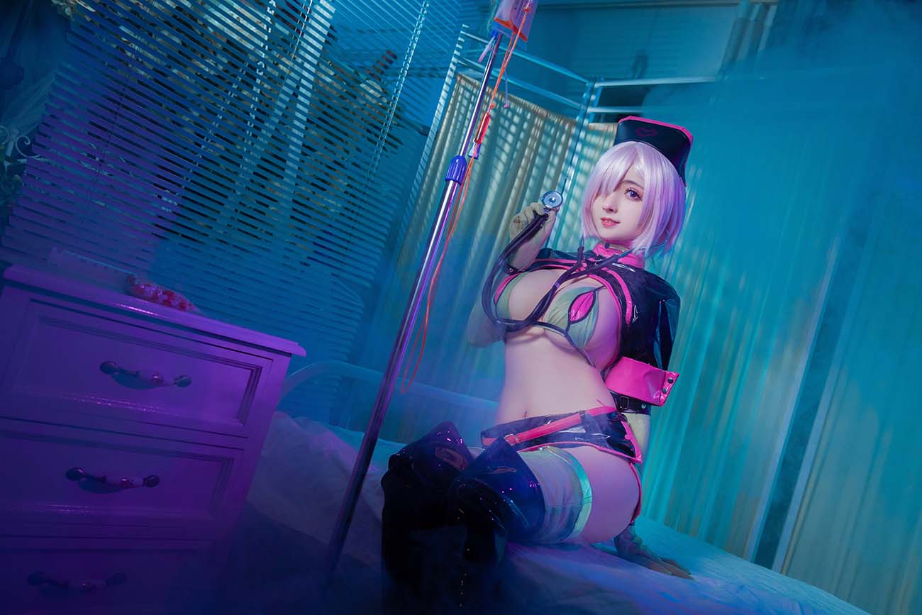 凉凉子-玛修护士 Cosplay-第1张