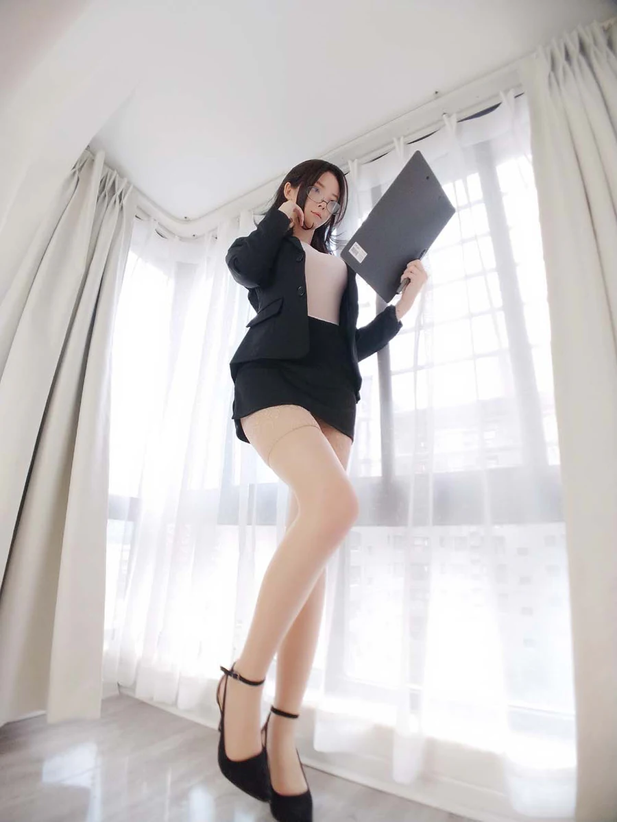 一小央泽 – 家教老师 Cosplay-第2张