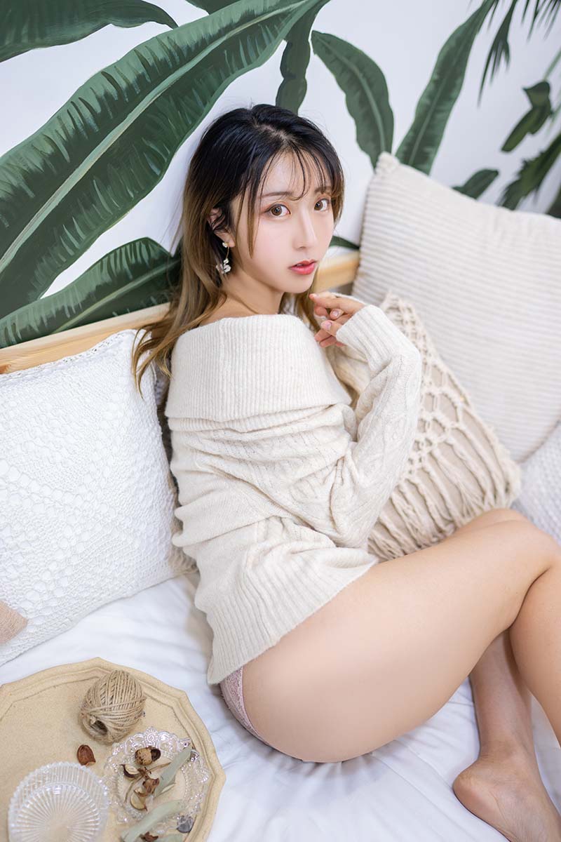 黑川 – 年上彼女 白色毛衣 Cosplay-第1张