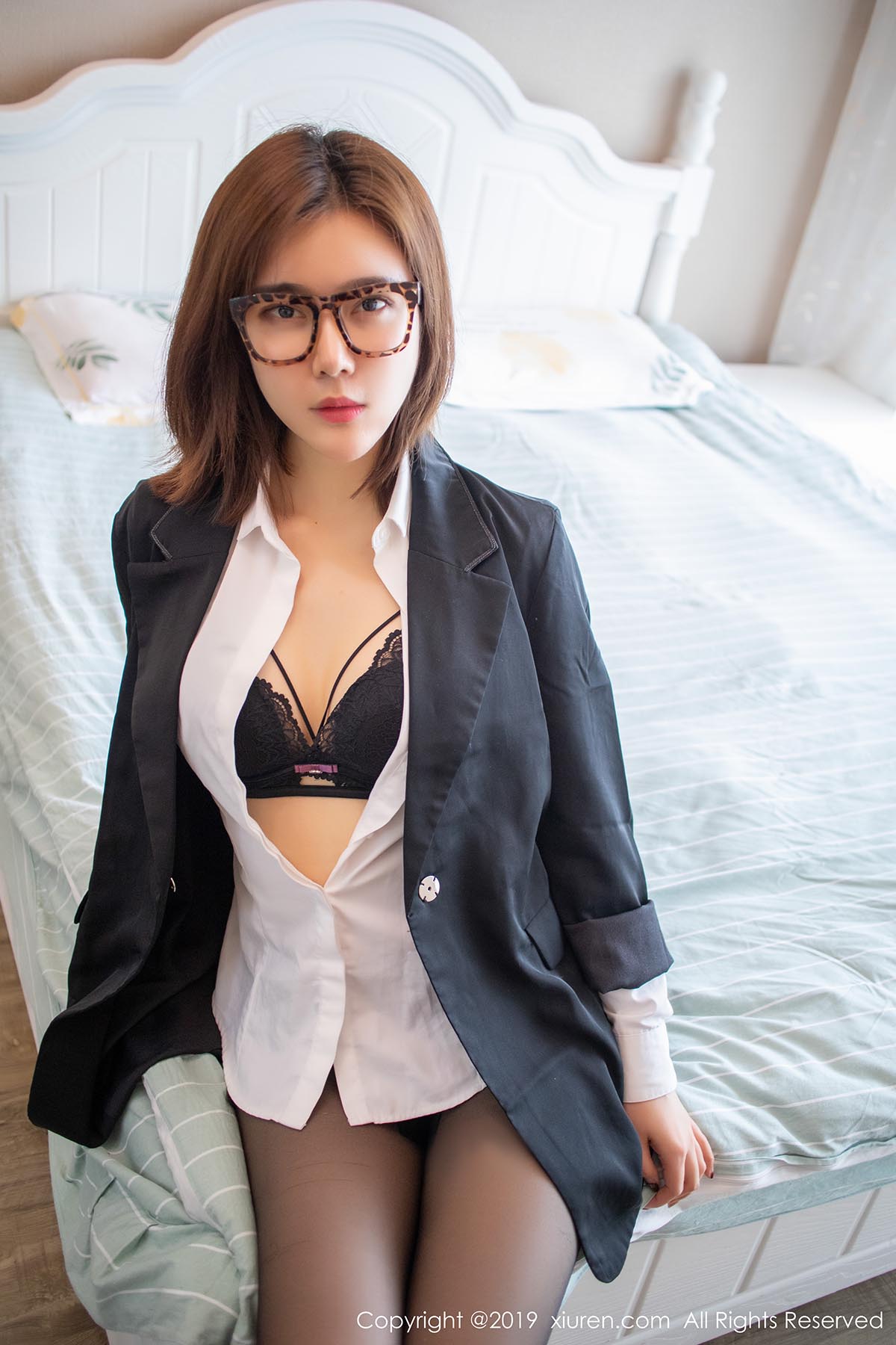 [Xiuren秀人网]XR20190508N01439 2019.05.08 NO.1439 黑丝诱惑，让你感受老师的厉害  Yomi悠蜜 Xiuren秀人网-第2张