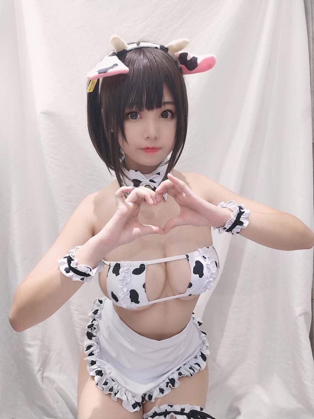 蜜汁猫裘 自拍 小奶牛女仆 Cosplay-第1张