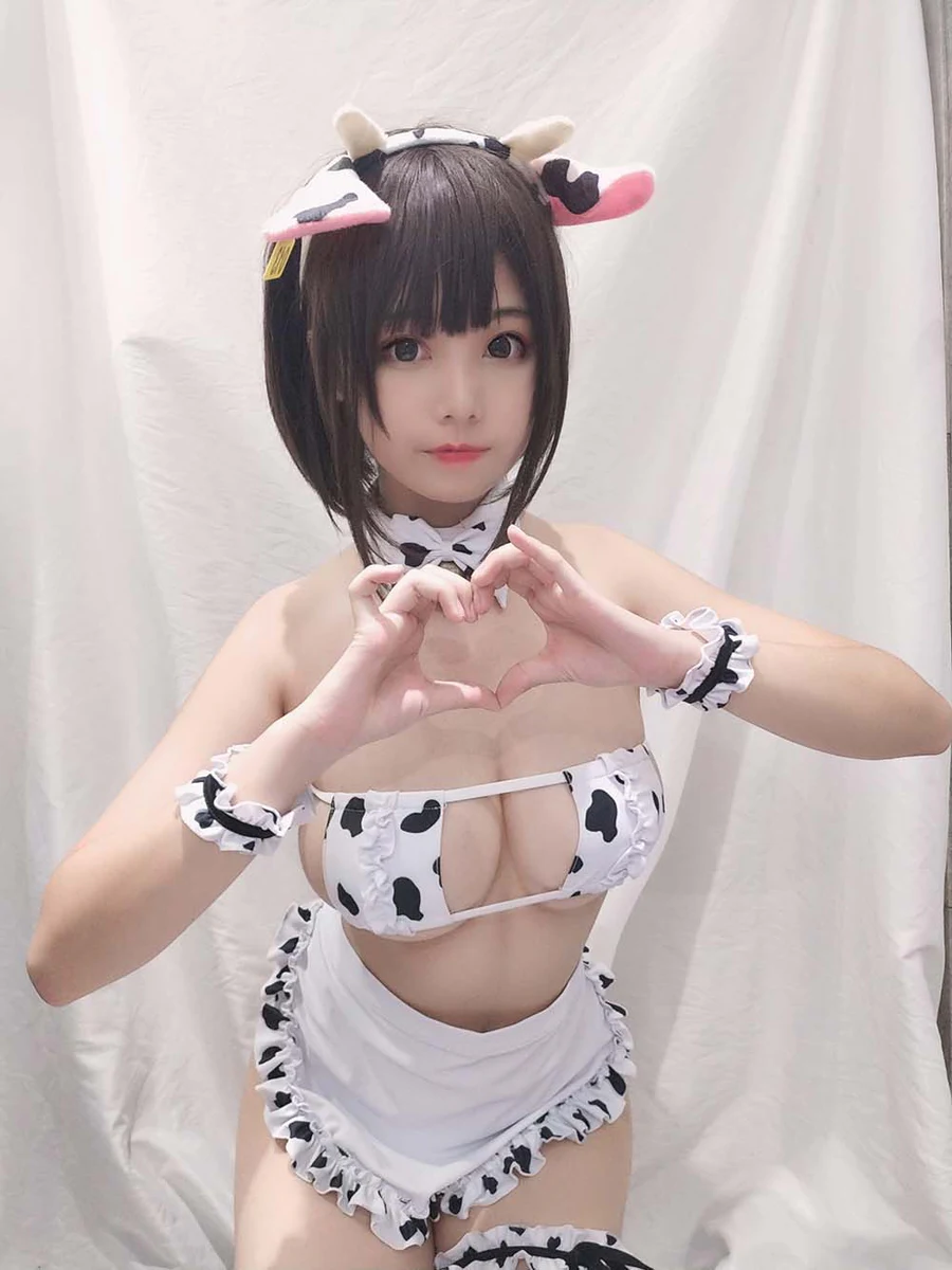 蜜汁猫裘 自拍 小奶牛女仆 Cosplay-第1张