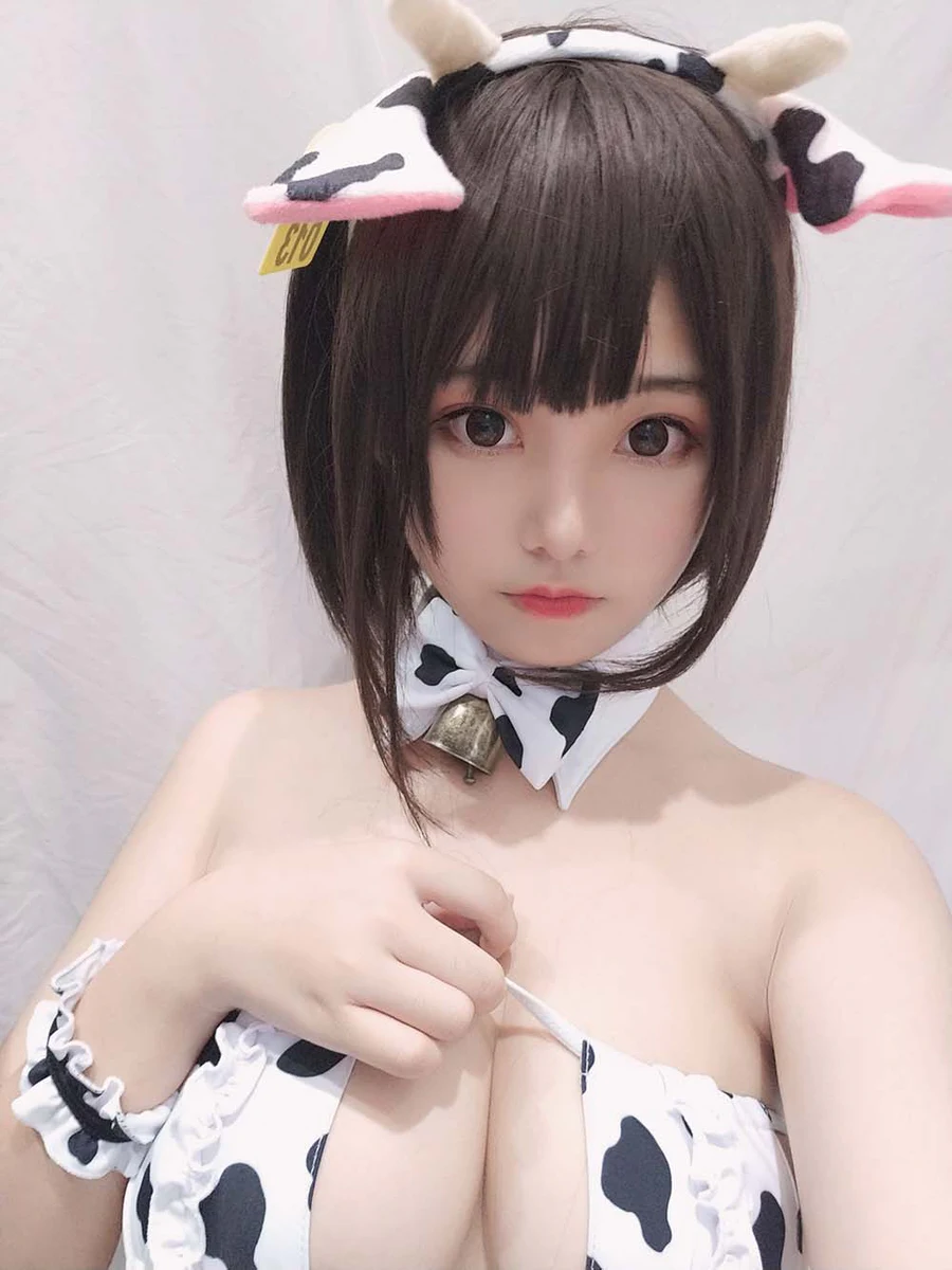 蜜汁猫裘 自拍 小奶牛女仆 Cosplay-第2张