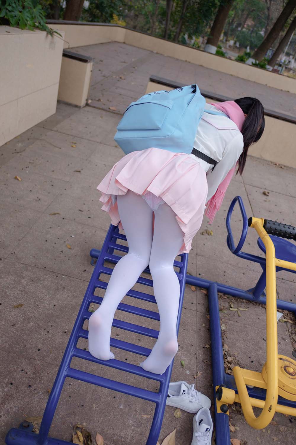 阿诺不是施瓦辛戈 – 白丝粉红少女 Cosplay-第1张