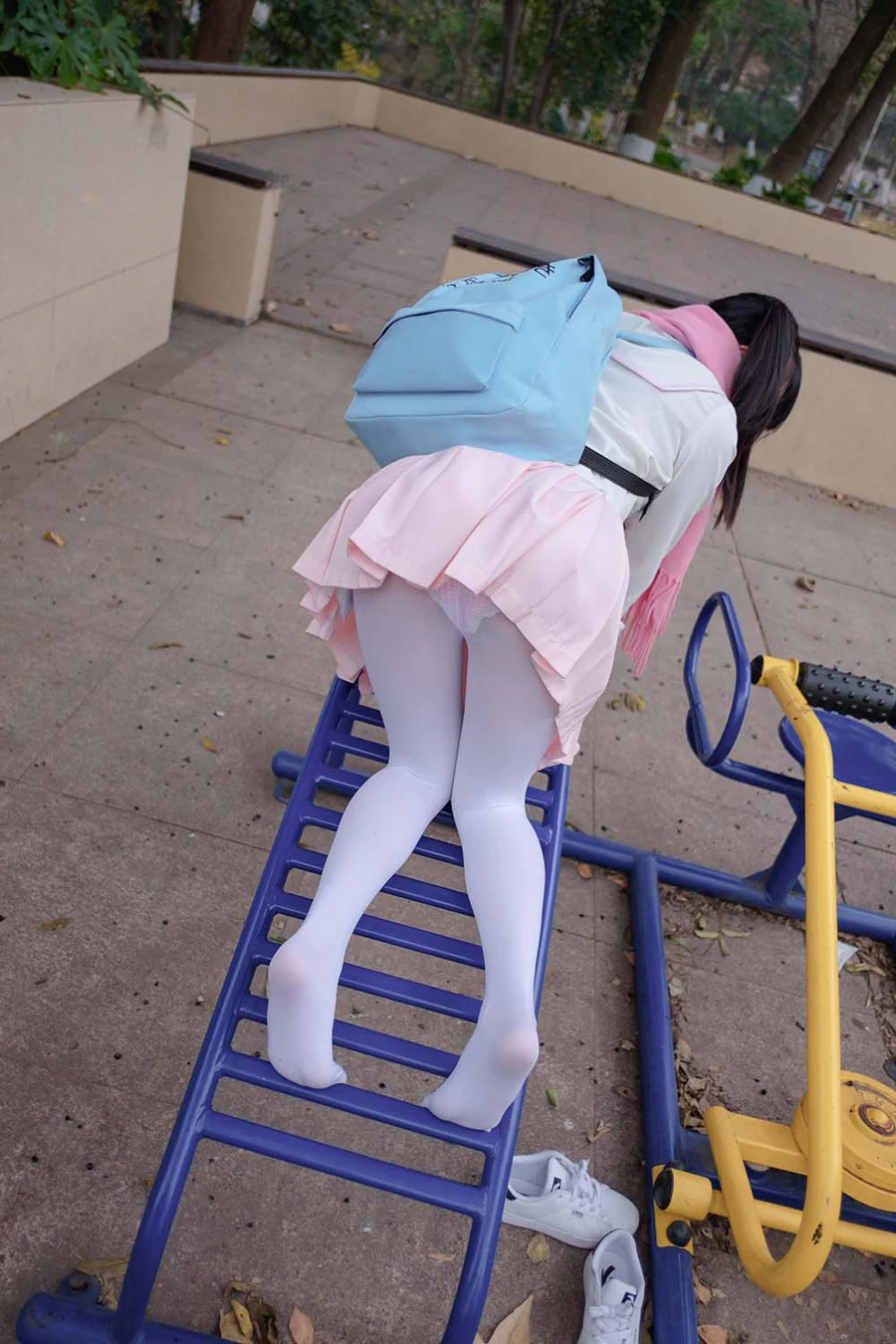 阿诺不是施瓦辛戈 – 白丝粉红少女 Cosplay-第1张