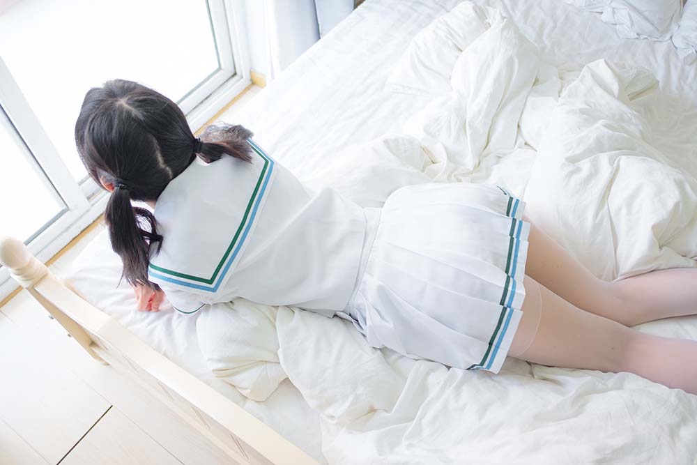 阿诺不是施瓦辛戈 – 白色死库水JK Cosplay-第1张