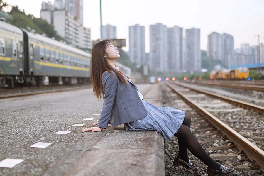 镜酱 – 私奔之制服 Cosplay-第1张