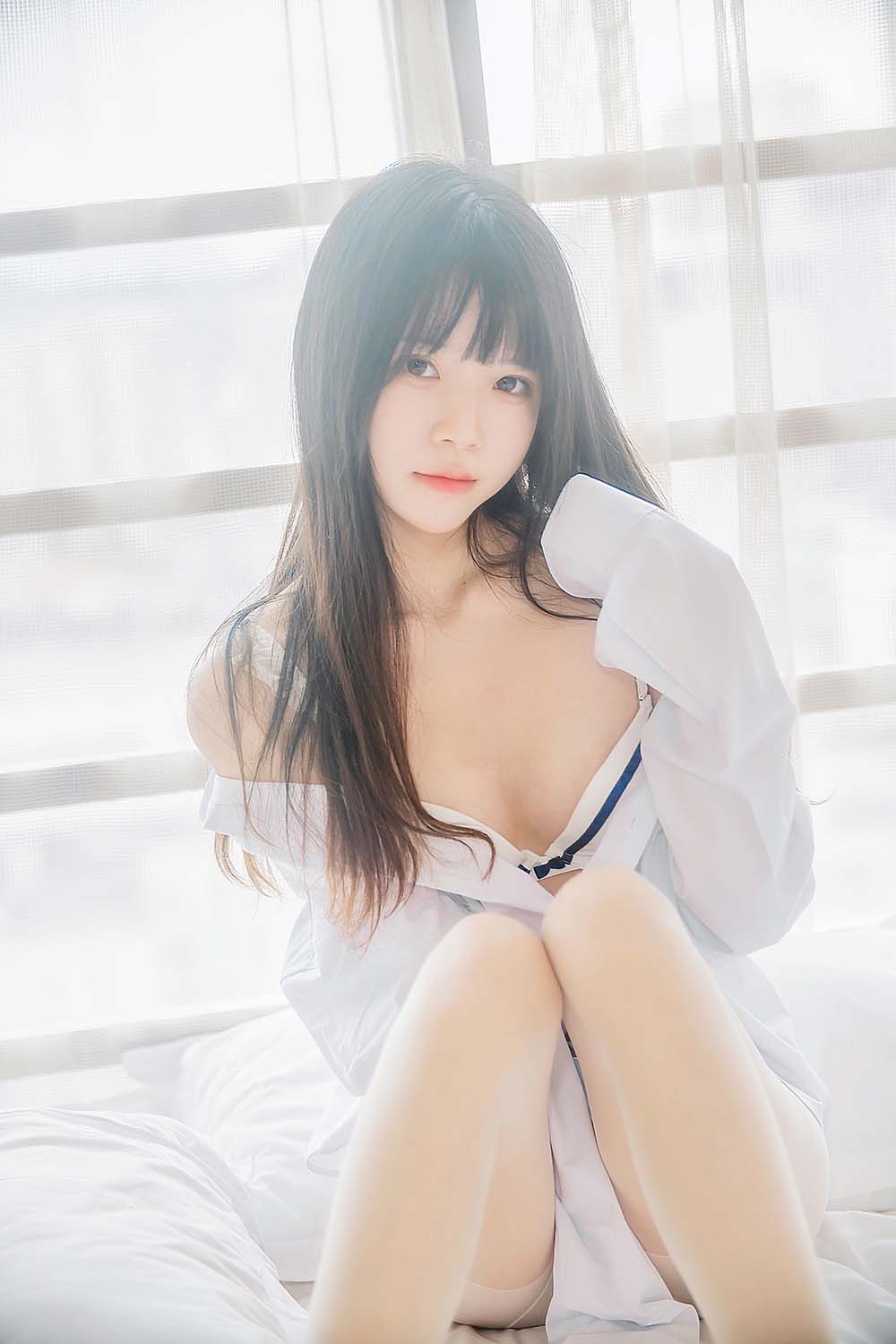 桜桃喵 – 白衬衫散发 Cosplay-第1张