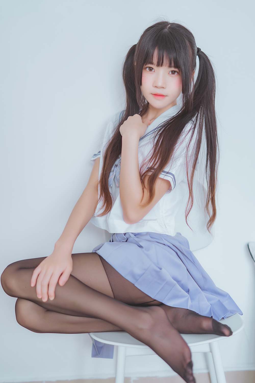 桜桃喵 – 蓝白水手服 黑丝 Cosplay-第1张
