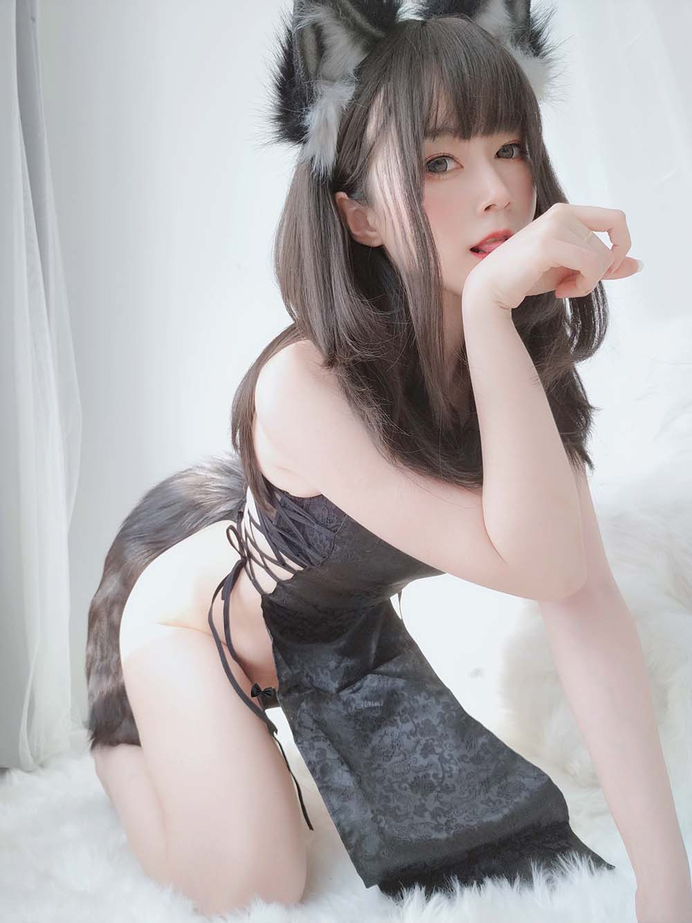 白银81 – 小黑狼 Cosplay-第1张