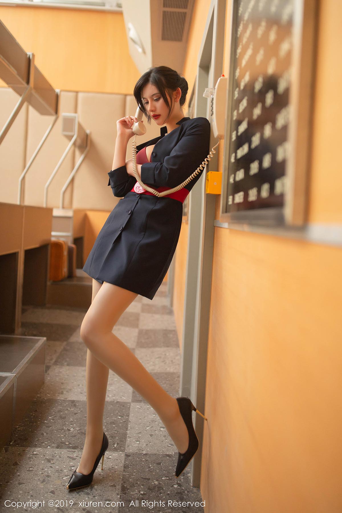 [Xiuren秀人网]XR20191225N01881 2019.12.25 NO.1881 丝袜美腿翘臀妖娆姿态勾魂摄魄 就是阿朱啊 Xiuren秀人网-第1张