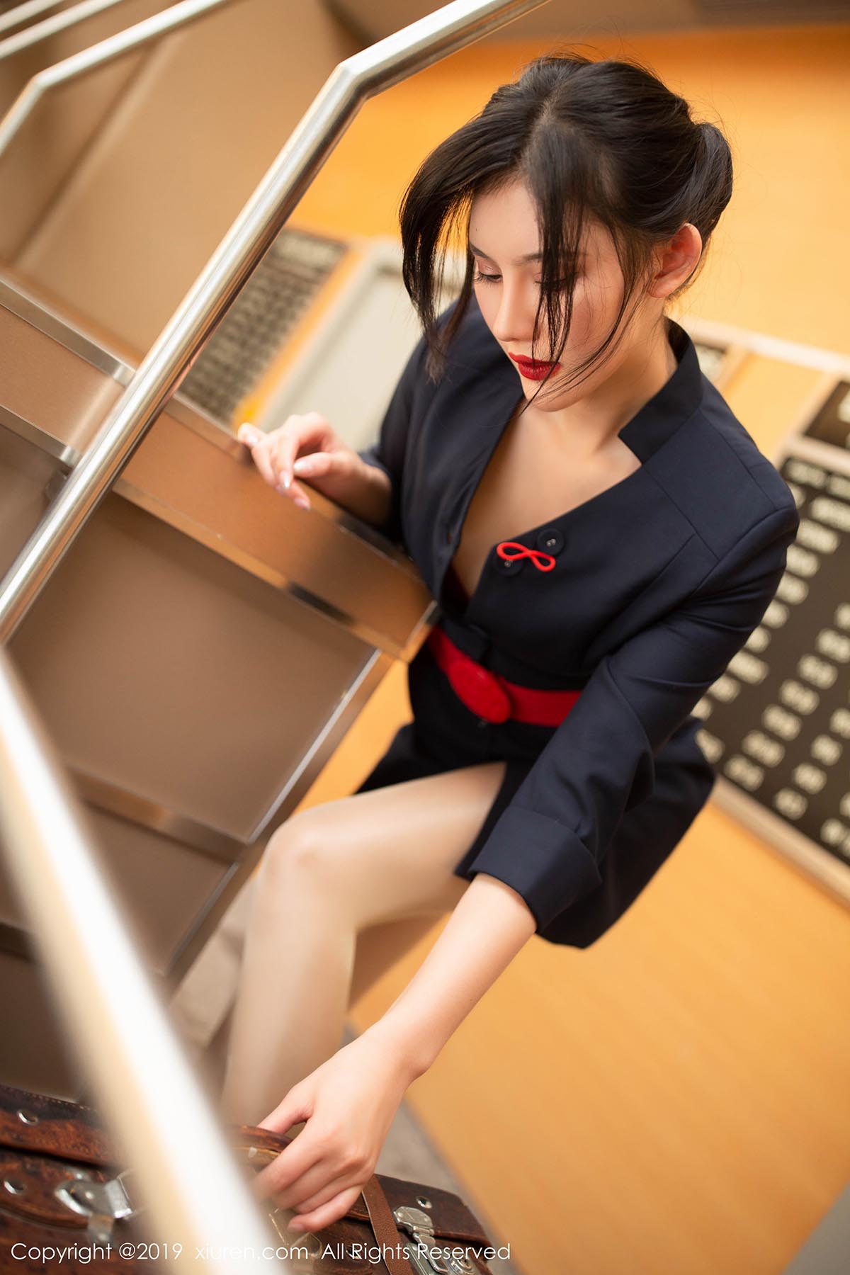 [Xiuren秀人网]XR20191225N01881 2019.12.25 NO.1881 丝袜美腿翘臀妖娆姿态勾魂摄魄 就是阿朱啊 Xiuren秀人网-第2张