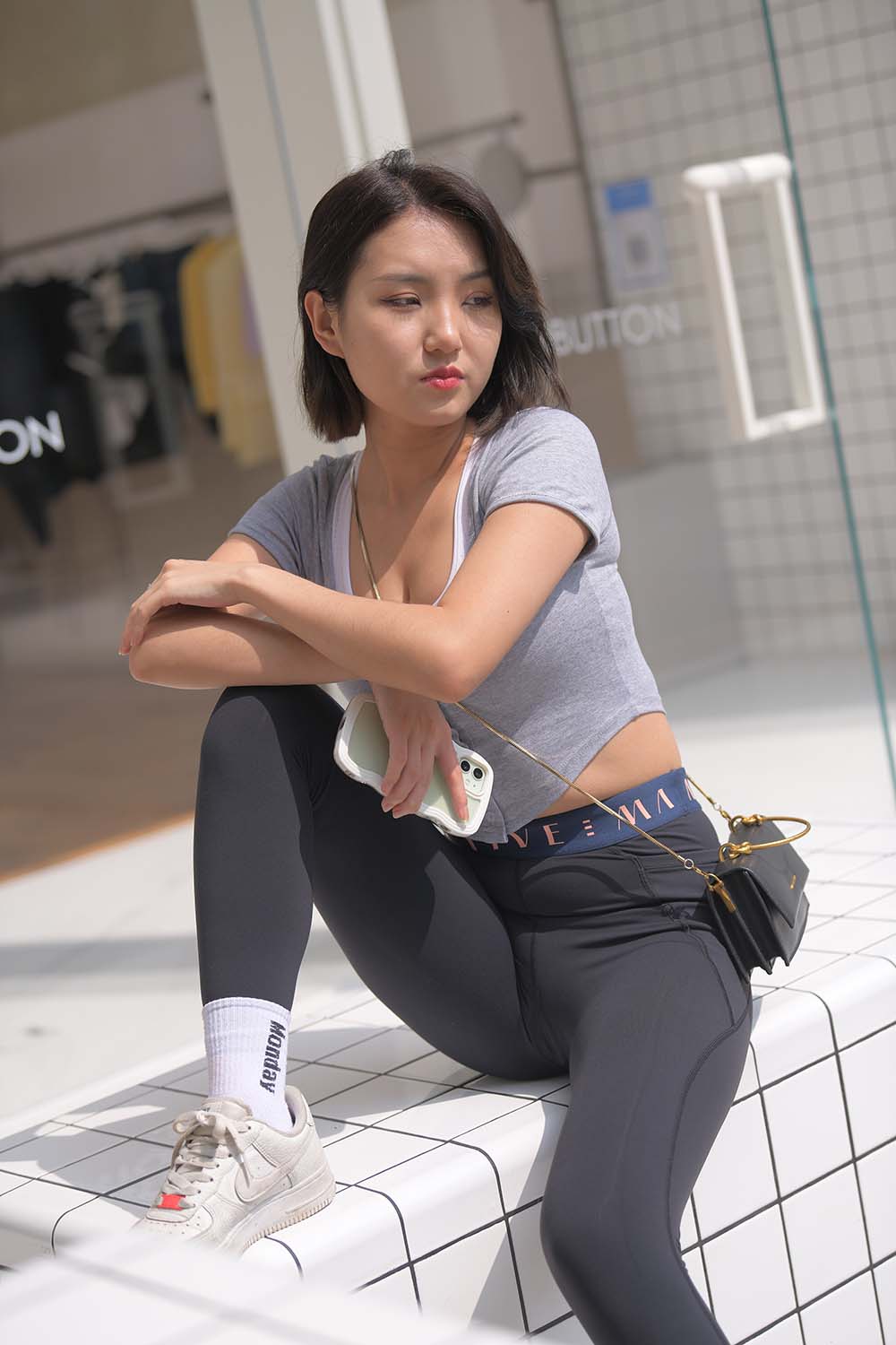 精选街拍作品 NO.1265 一始街拍作品 – 黑色瑜伽裤美女 街拍-第2张
