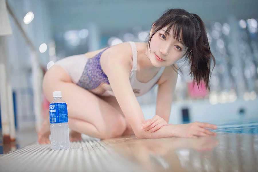 周叽是可爱兔兔 – 竞泳 Cosplay-第2张
