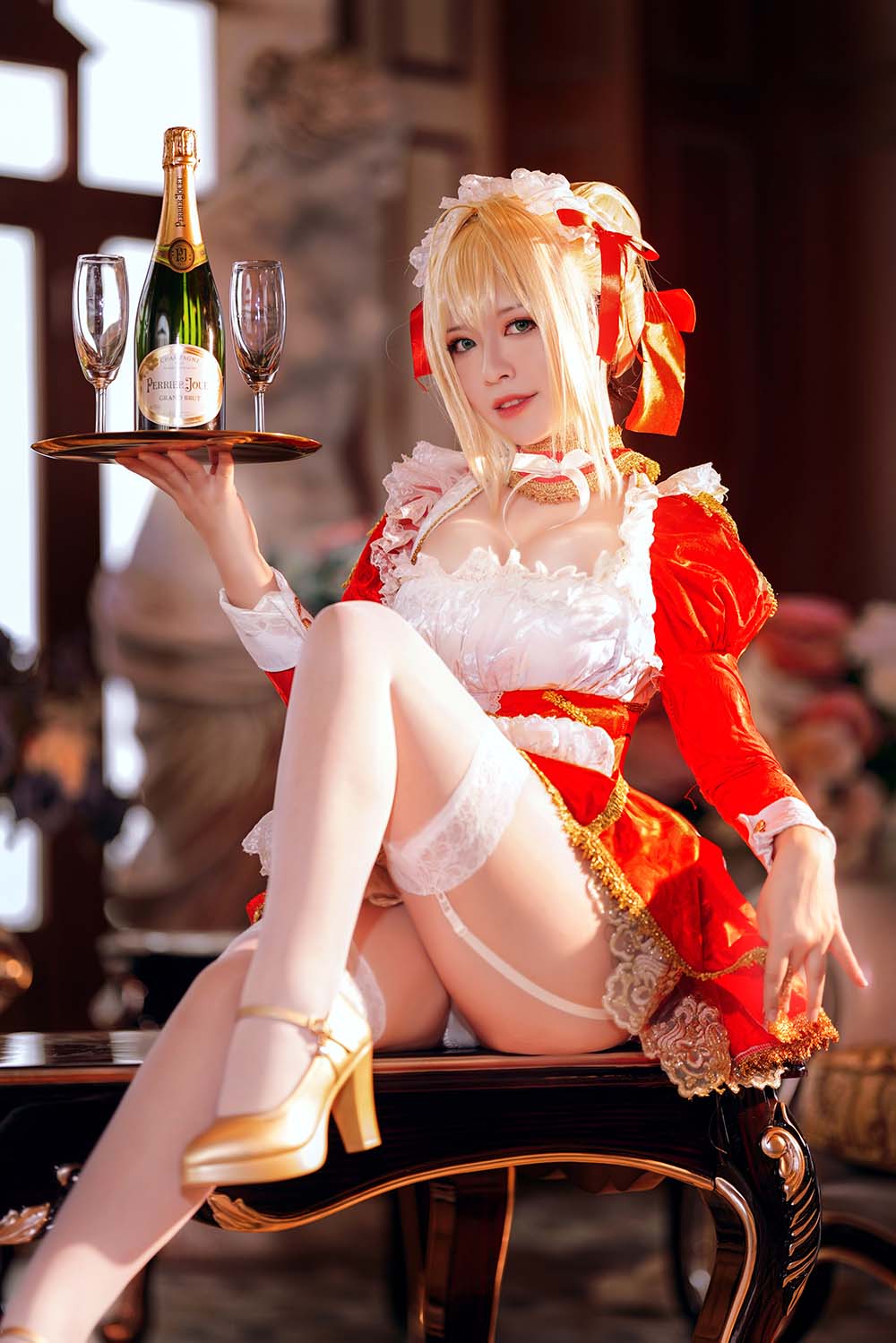 半半子 – 尼禄女仆 Cosplay-第1张