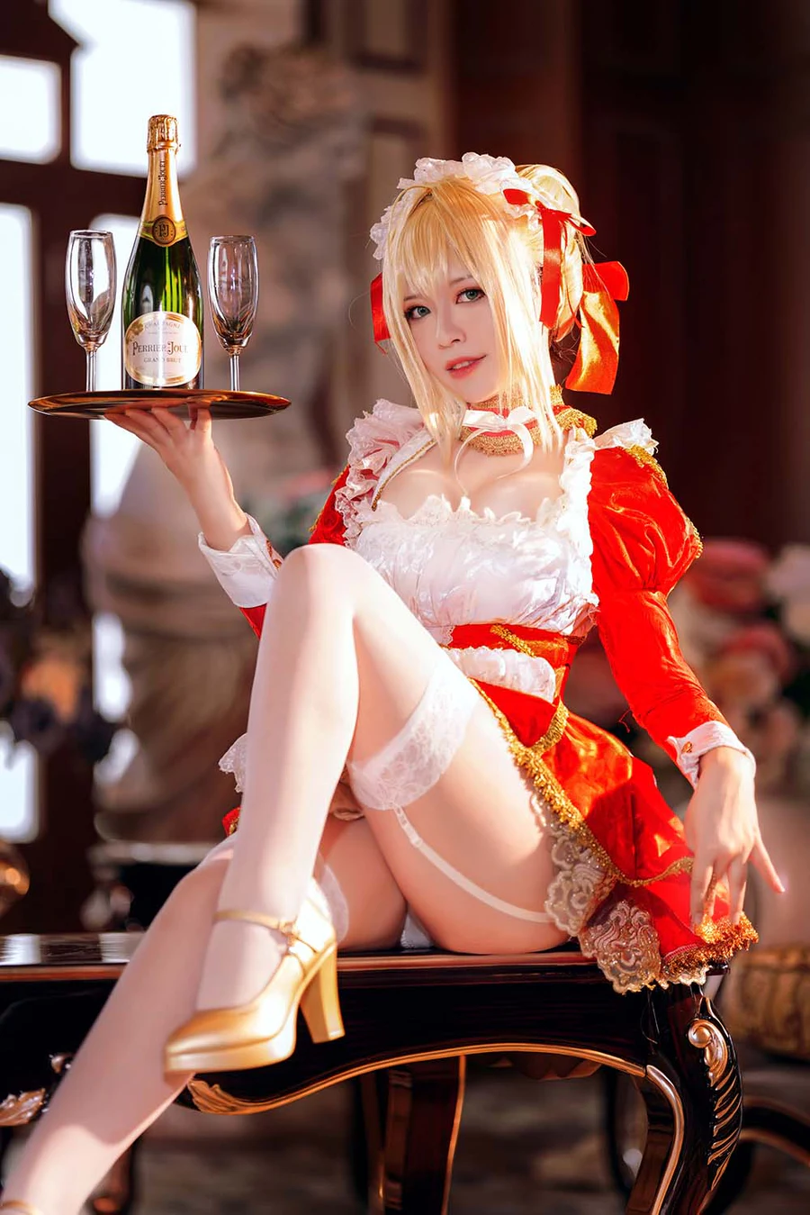 半半子 – 尼禄女仆 Cosplay-第1张
