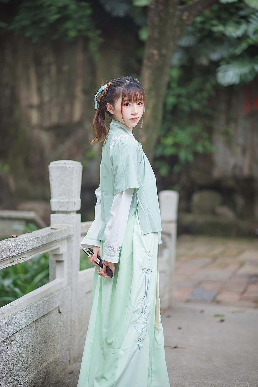 绮太郎Kitaro – 娉娉袅袅十三余，豆蔻年华二月初 Cosplay-第1张