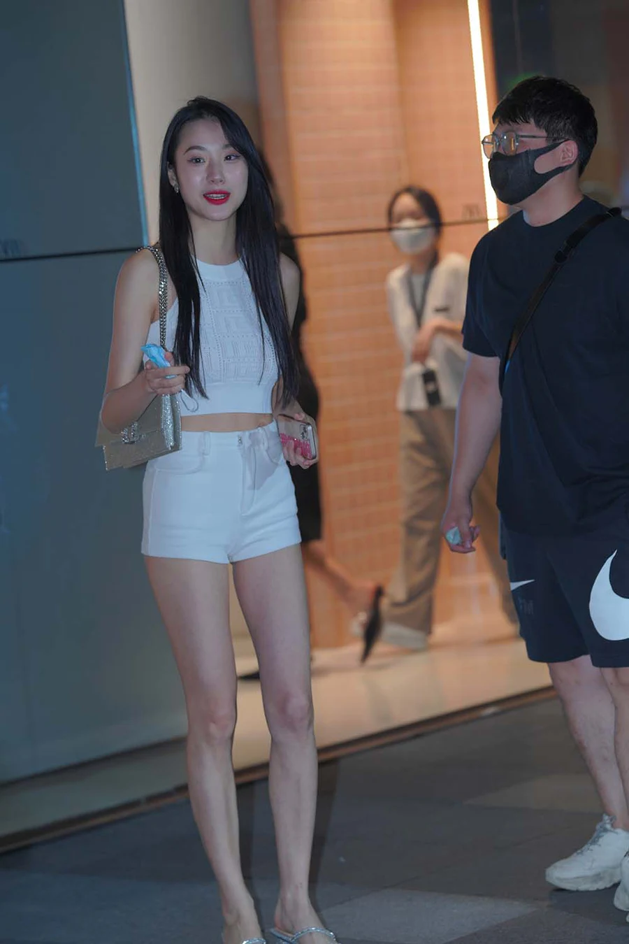 精选街拍作品 NO.1424 立体镂空针织气质美女 街拍-第2张
