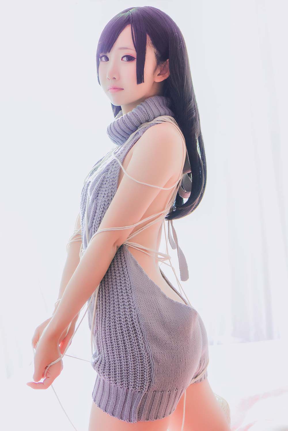 面饼仙儿 – 露背毛衣 Cosplay-第1张