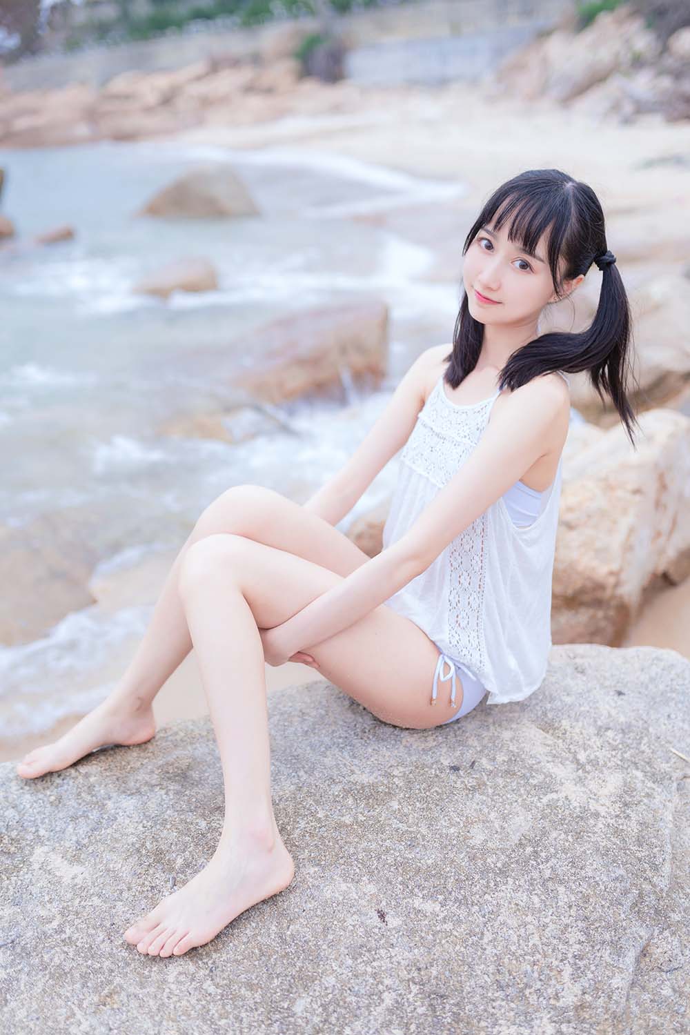 木绵绵OwO – 海边白色比基尼电子版 Cosplay-第2张