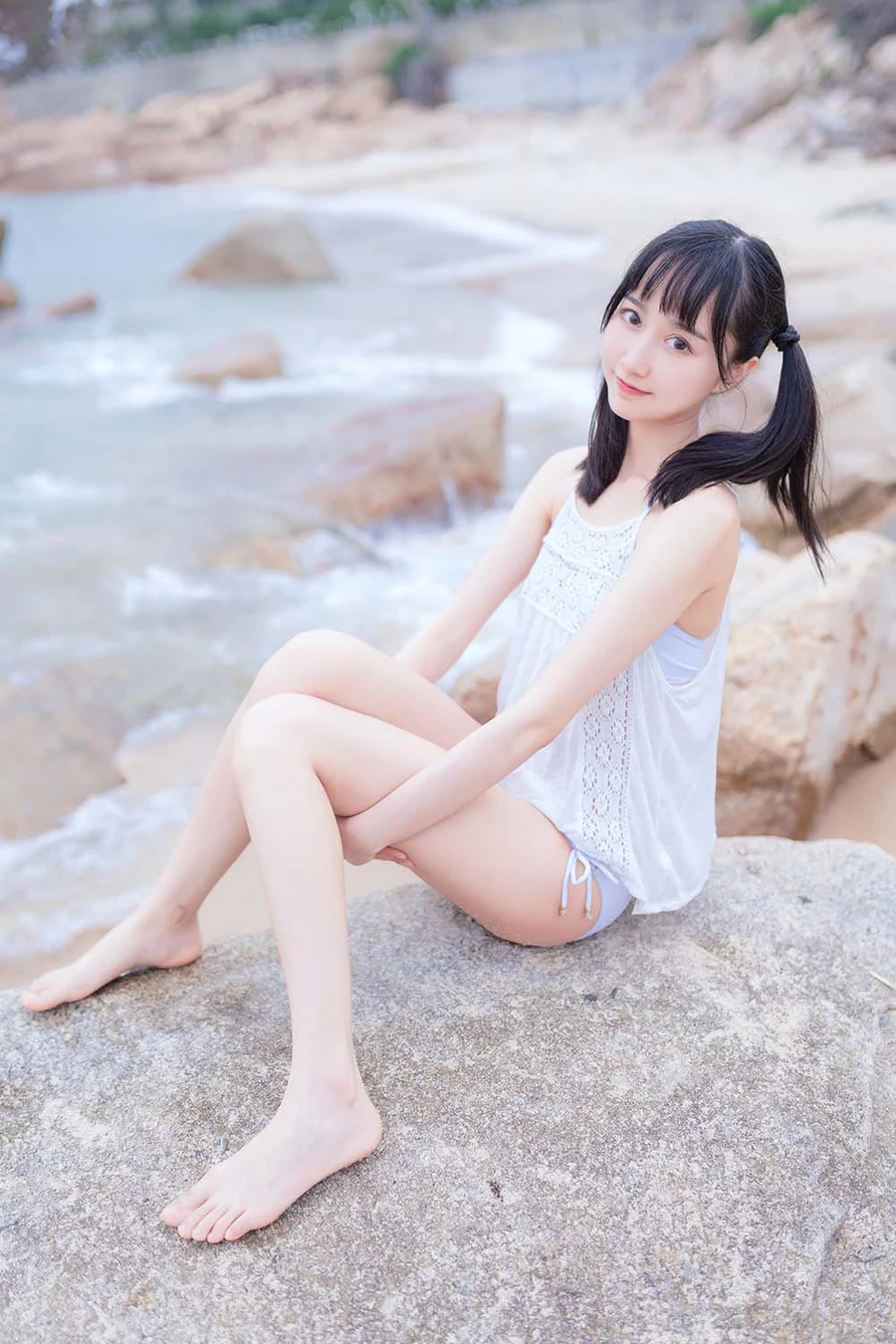 木绵绵OwO – 海边白色比基尼电子版 Cosplay-第2张