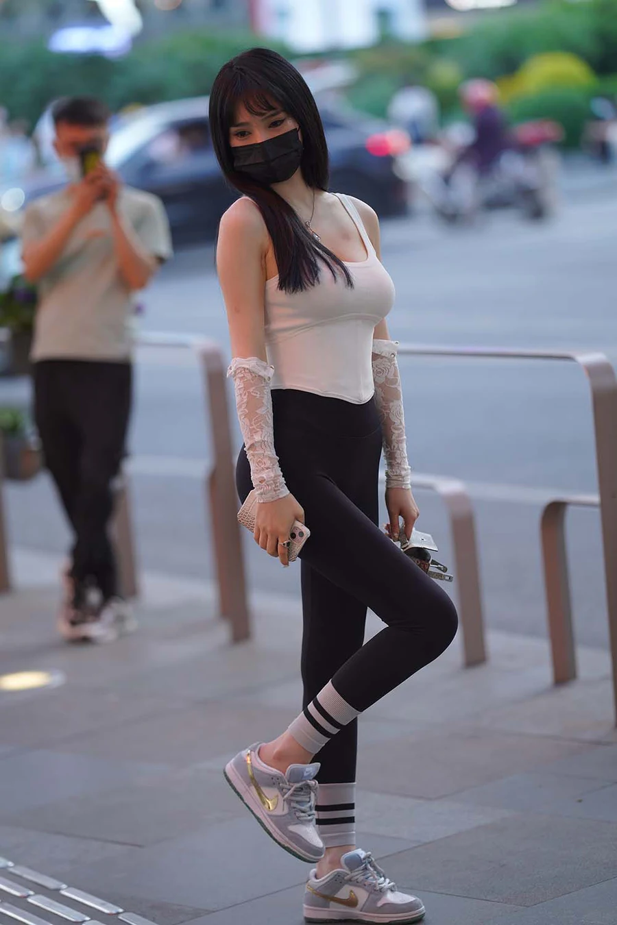 精选街拍作品 NO.1523 极品瑜伽裤美女 街拍-第1张