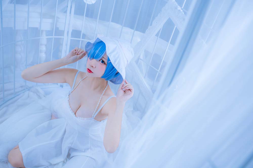 二佐Nisa – 雷姆白裙 Cosplay-第1张