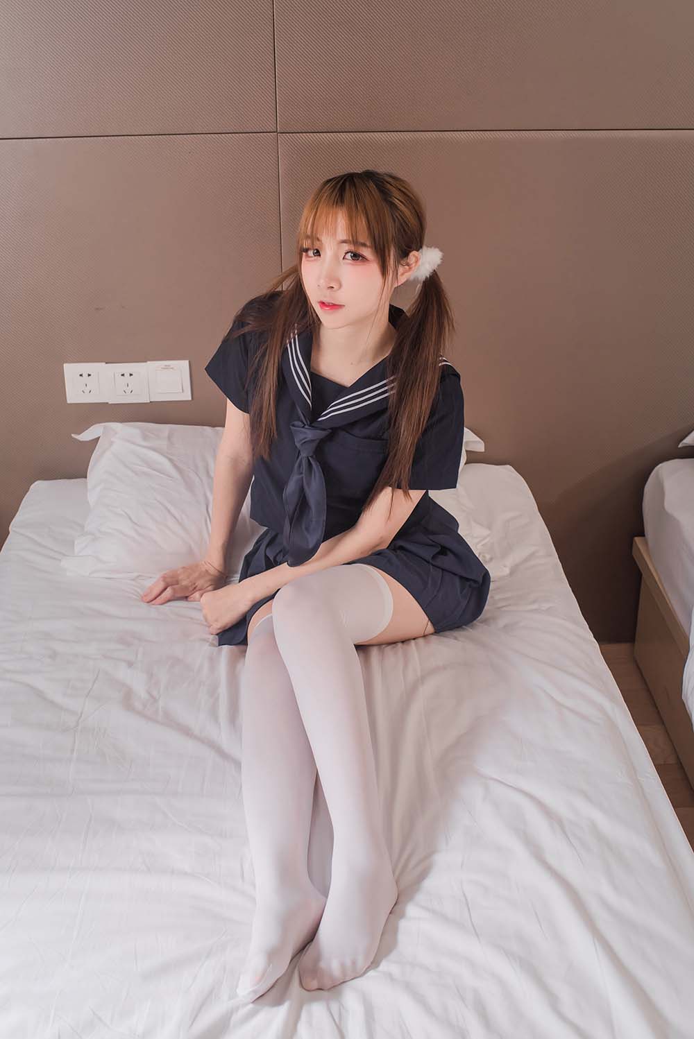 二佐Nisa – 制服黑三本 Cosplay-第1张