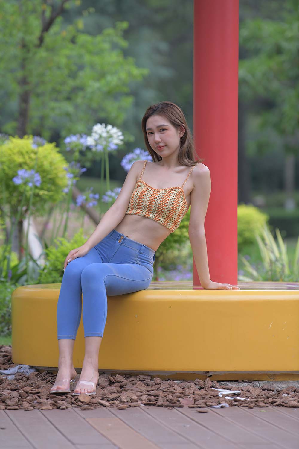 精选街拍作品 NO.1729 一始街拍作品 – 牛仔裤美女 街拍-第2张