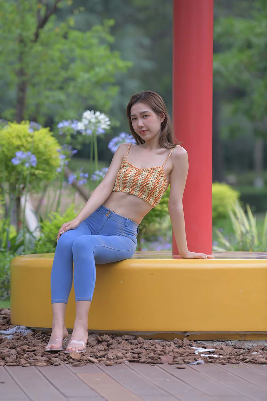 精选街拍作品 NO.1729 一始街拍作品 – 牛仔裤美女 街拍-第2张