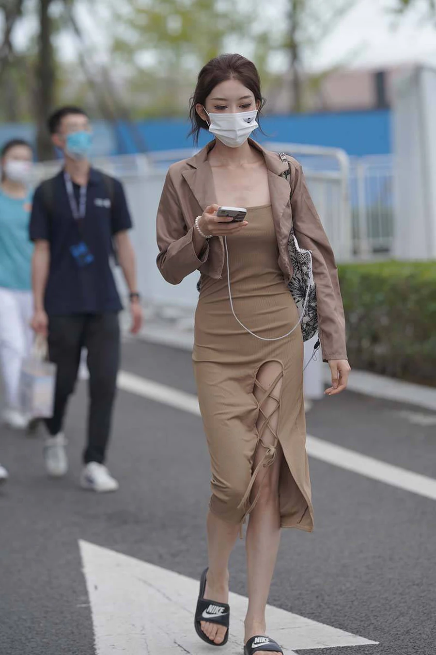 精选街拍作品 NO.1930 气质针织裙 街拍-第1张