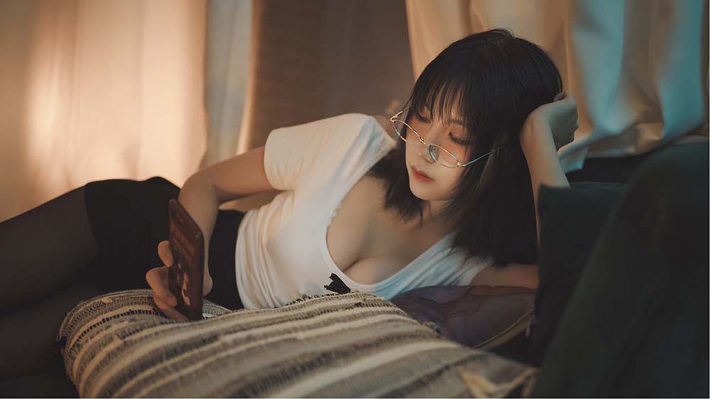 逐月su – OL日常 Cosplay-第2张