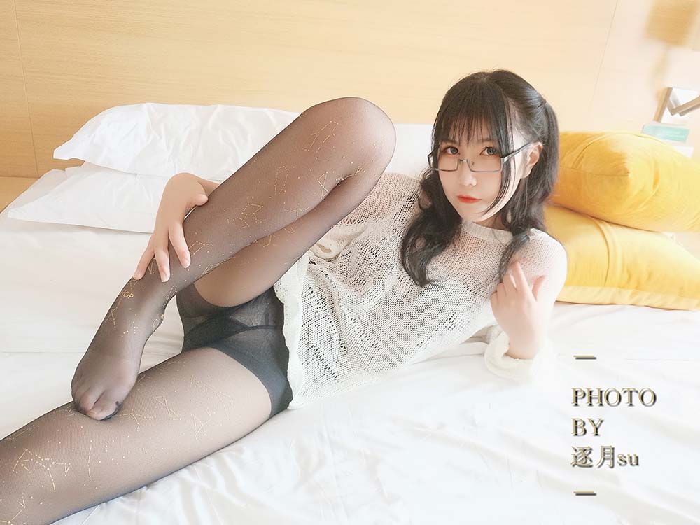 逐月su – 足控向 Cosplay-第1张