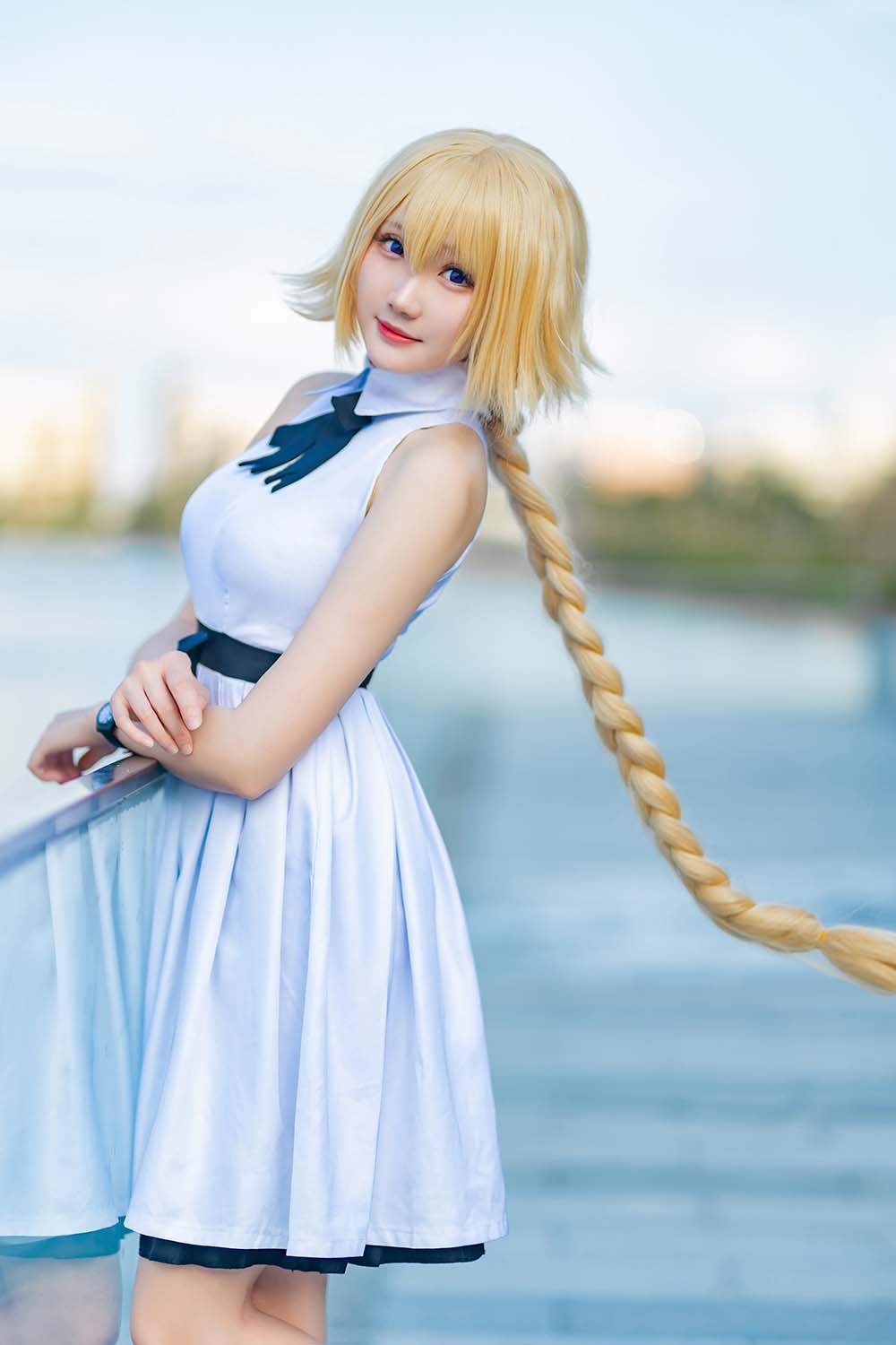 瓜希酱 – 贞德三周年白裙德 Cosplay-第1张