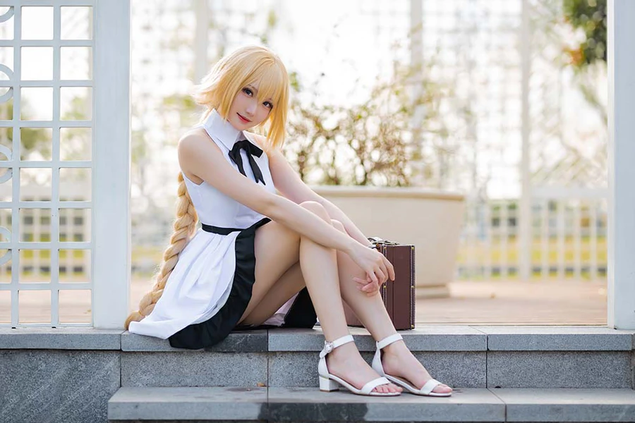 瓜希酱 – 贞德三周年白裙德 Cosplay-第2张