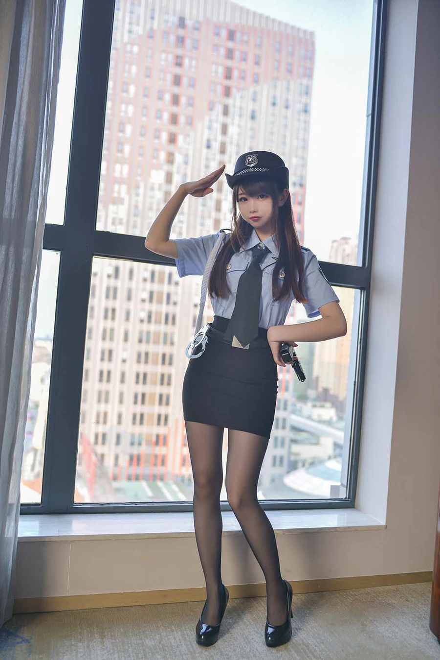 雪琪 – 女警 Cosplay-第1张