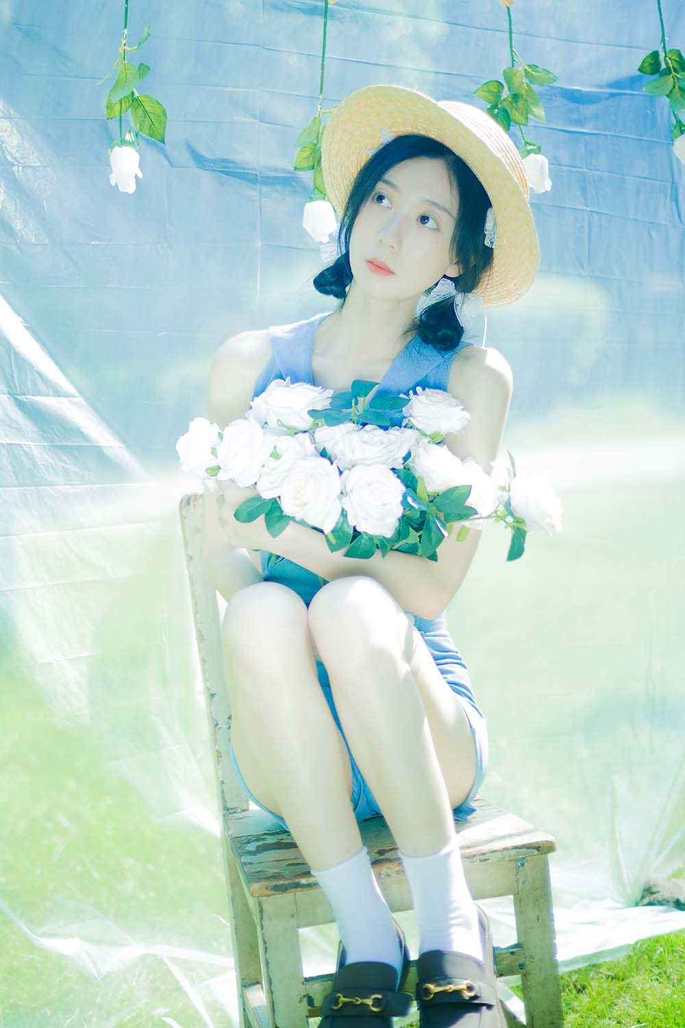 [YITUYU艺图语]2022.07.31 夏日颂歌 饲猫少女- YITUYU艺图语-第2张