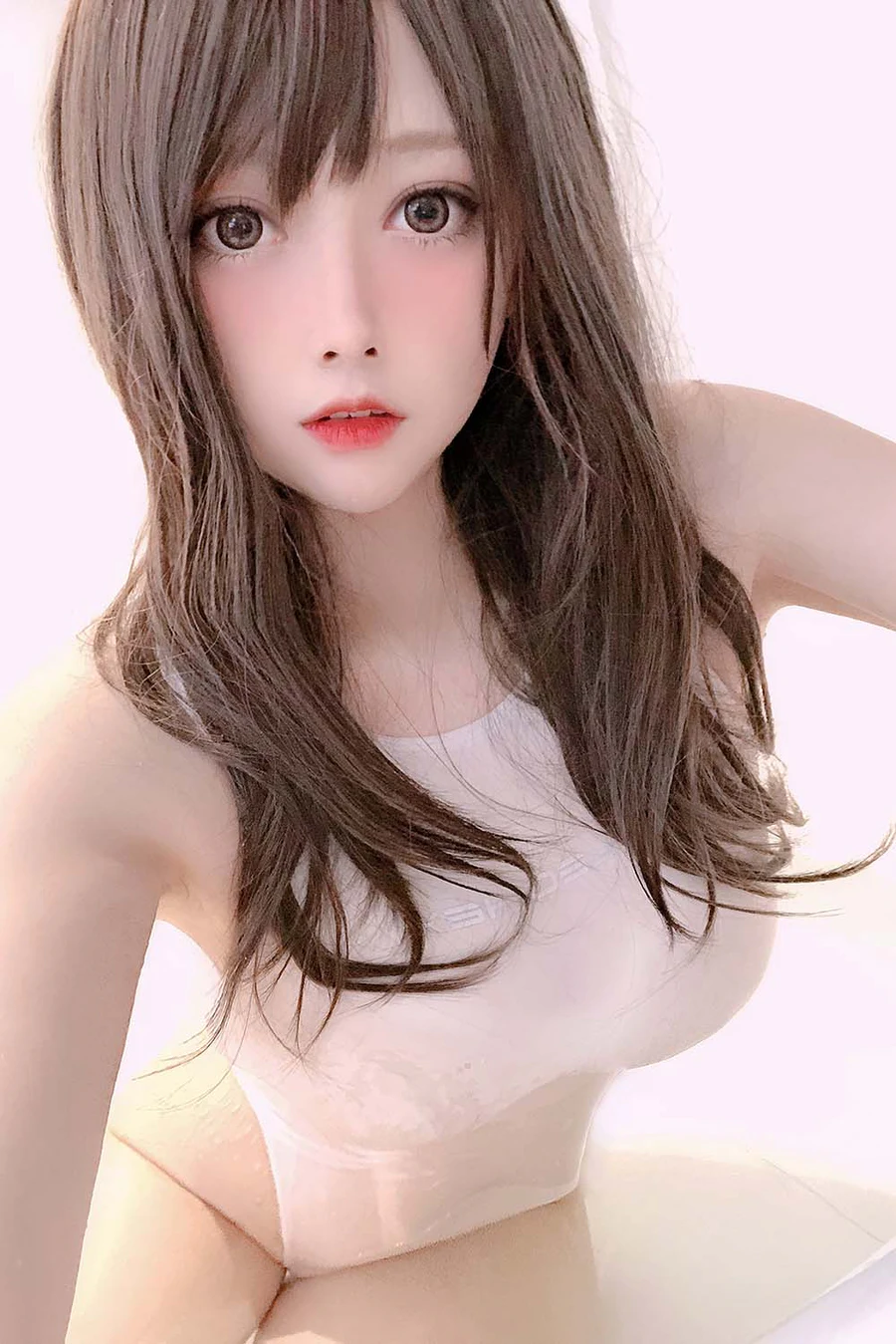 念念_D – 白色竞泳 Cosplay-第1张