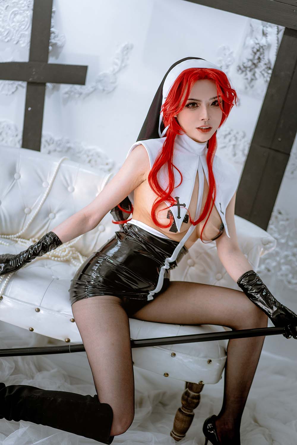 秋和柯基(夏小秋秋秋) – 红发修女 Cosplay-第2张