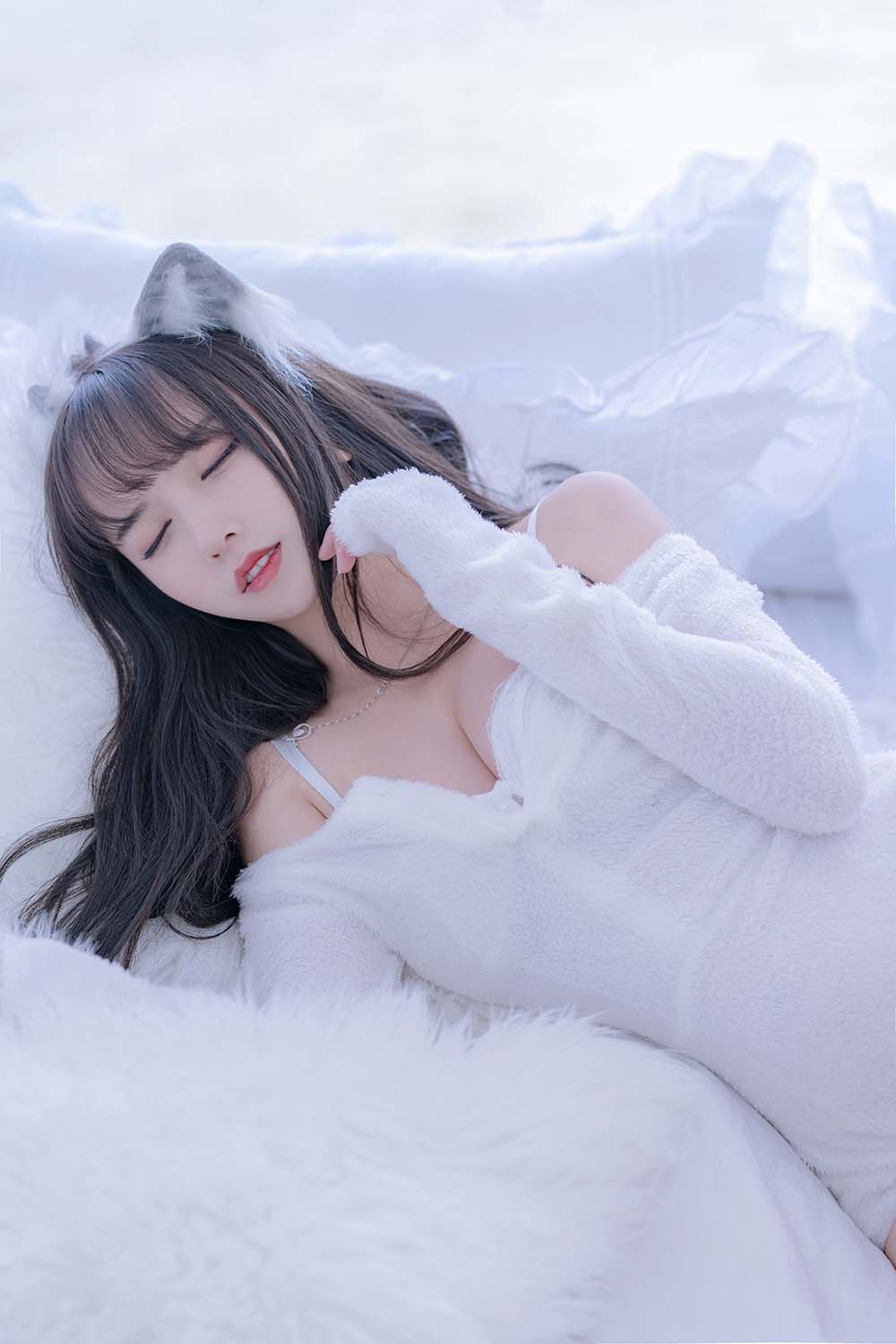 过期米线线喵 – 小白狼 Cosplay-第2张