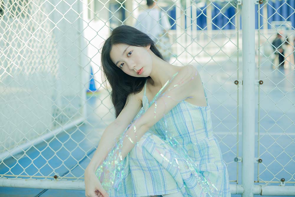 [YITUYU艺图语]2022.08.17 透明 饲猫少女- YITUYU艺图语-第1张
