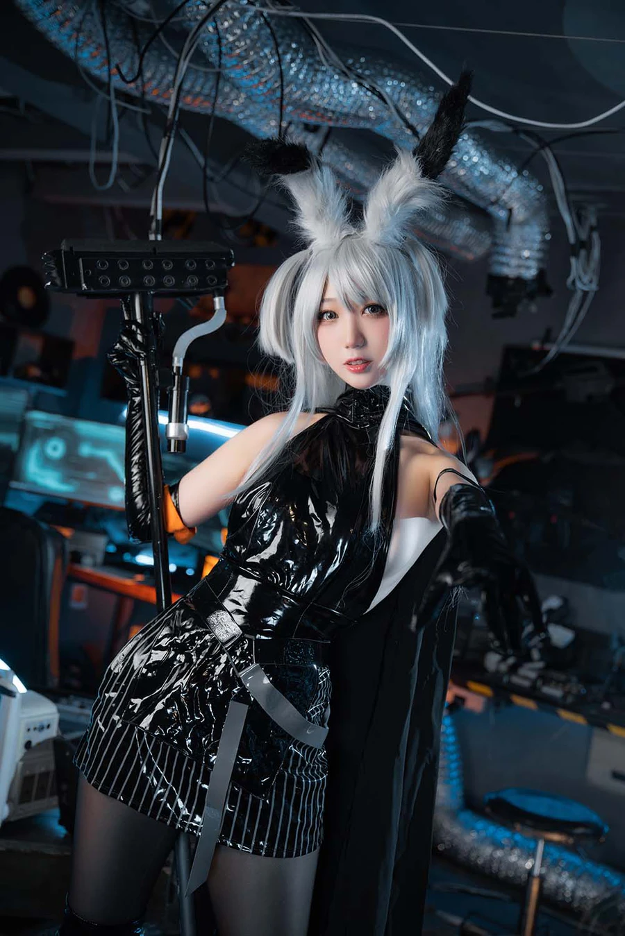周叽是可爱兔兔 – 暴行精二 Cosplay-第1张