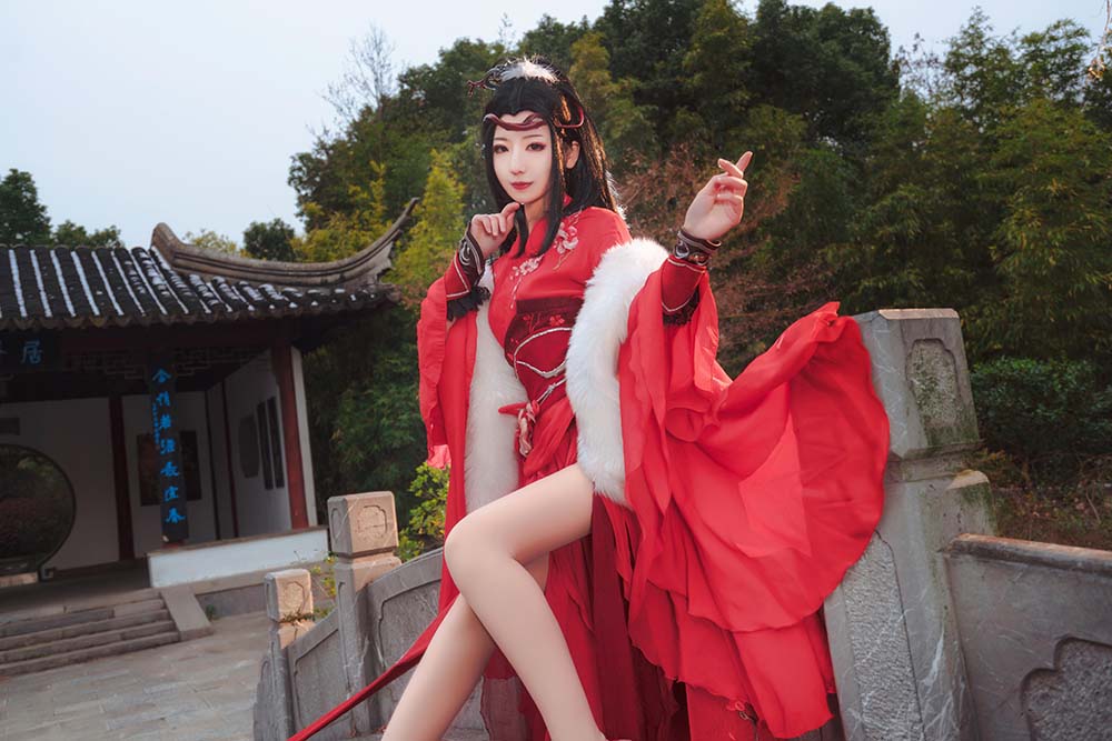 弥音音ww – 红袍 Cosplay-第1张