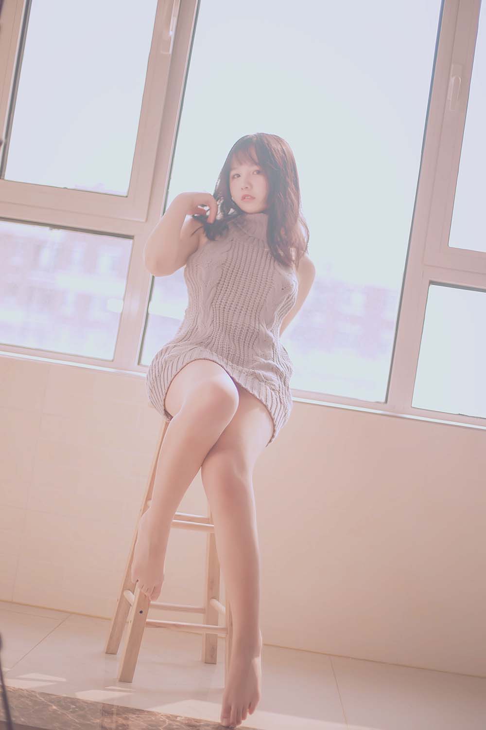 阿半今天很开心 – 露背毛衣 Cosplay-第2张