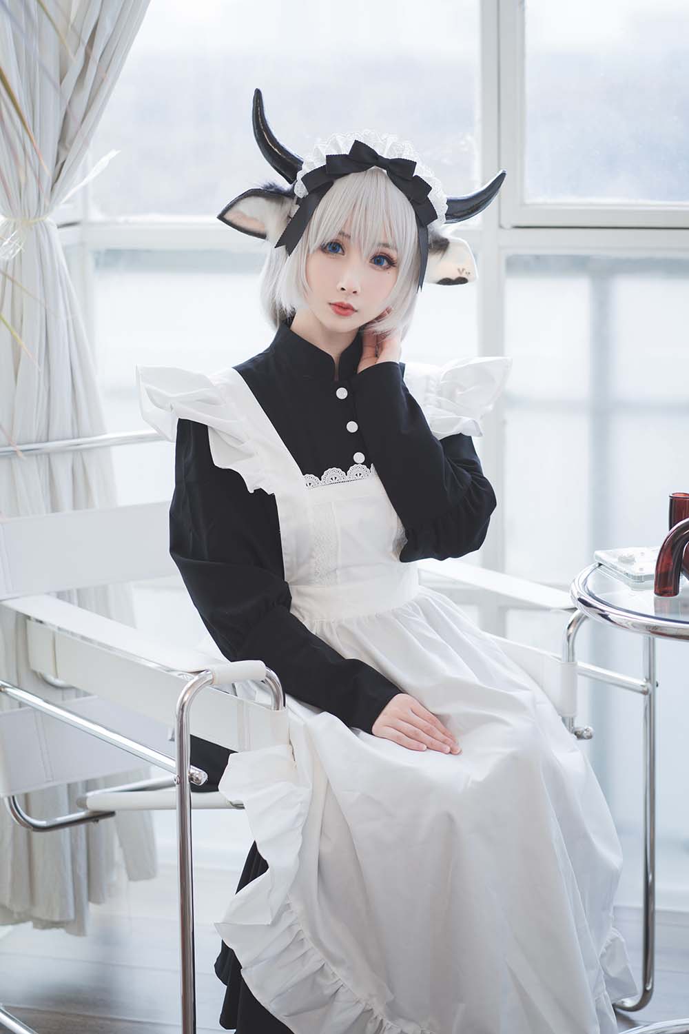 rioko凉凉子 – 贴心的奶牛女仆 Cosplay-第1张