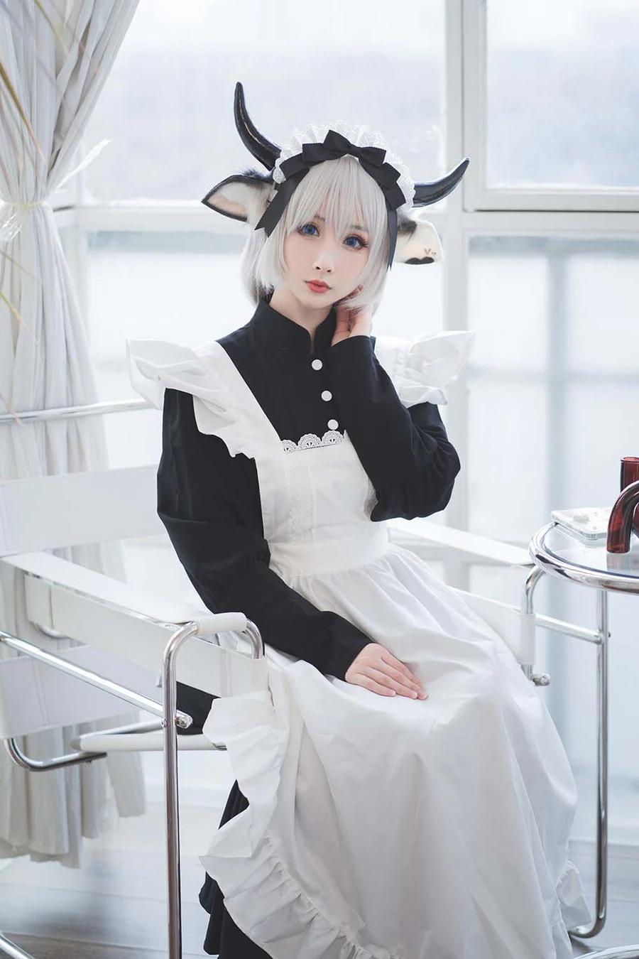 rioko凉凉子 – 贴心的奶牛女仆 Cosplay-第1张