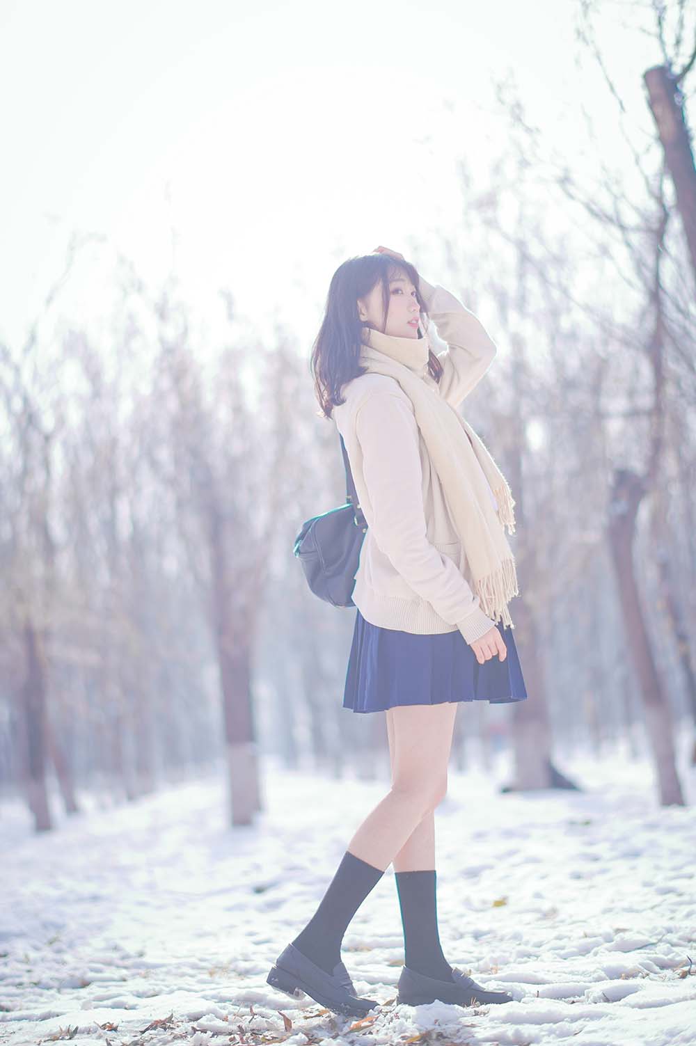周叽是可爱兔兔 – 雪景JK Cosplay-第1张