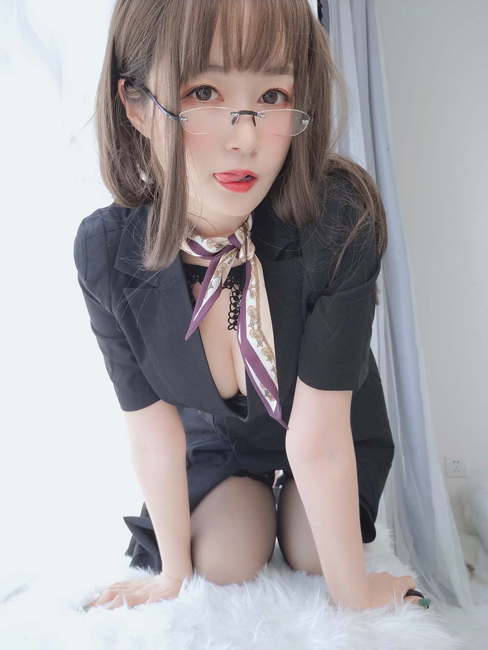 白银 – OL下的内衣 Cosplay-第2张