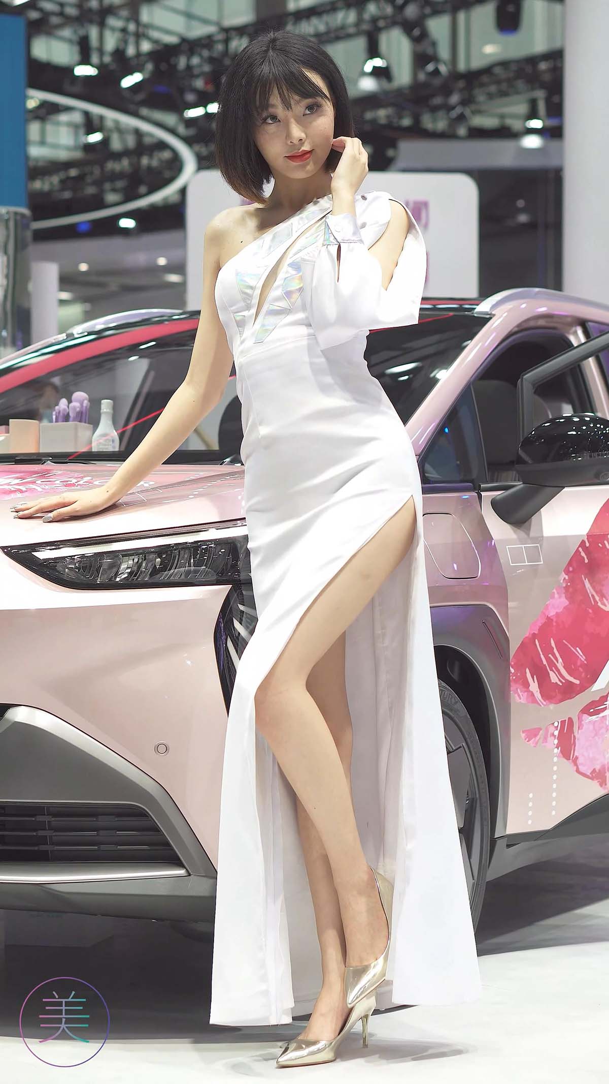 2021 广州车展 Racing Model AION车模04 街拍-第1张
